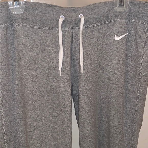 Drawstring Nike Sweatpants - Picture 2 of 4